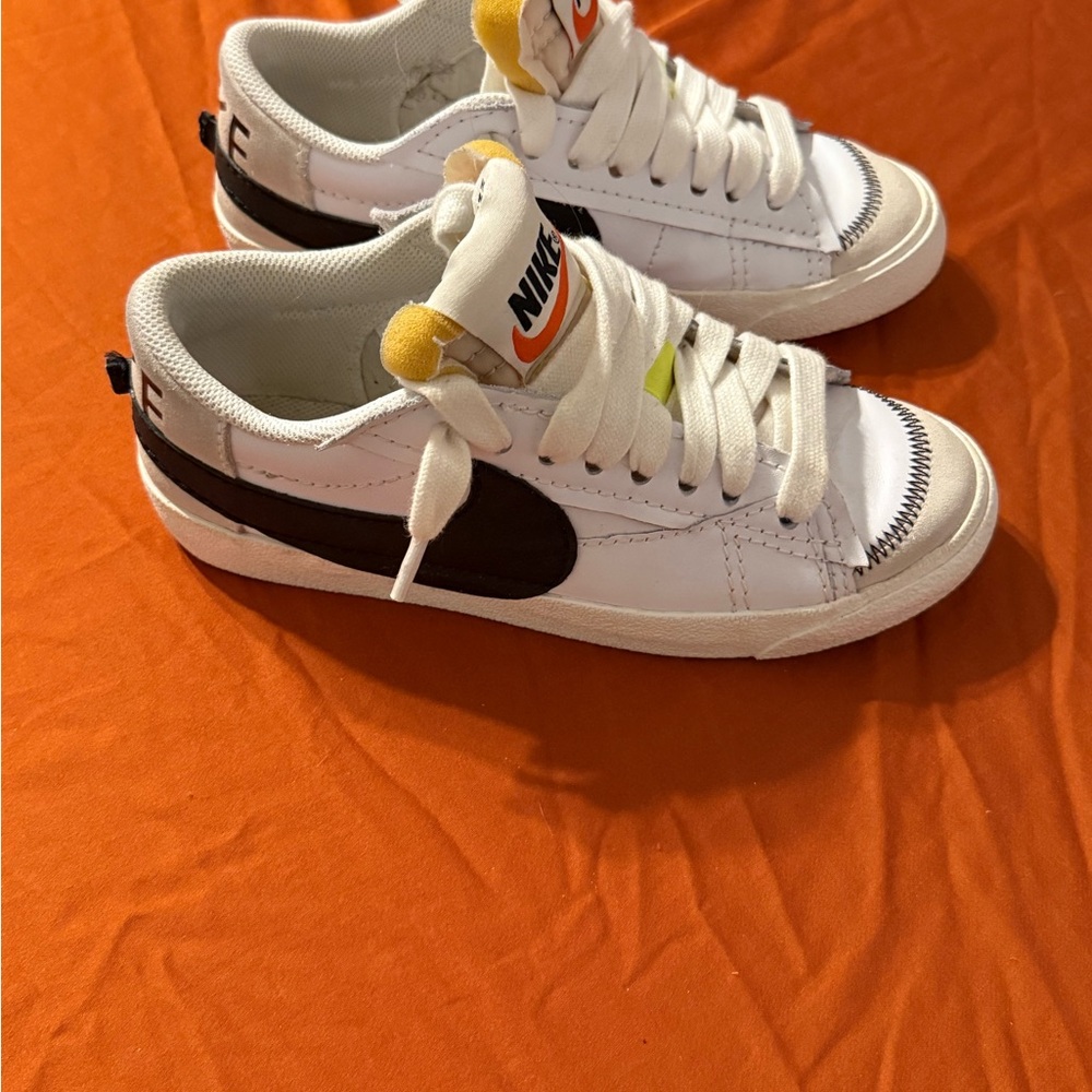 Nike Jumbo Blazer Lows - Women White and Black Sneakers